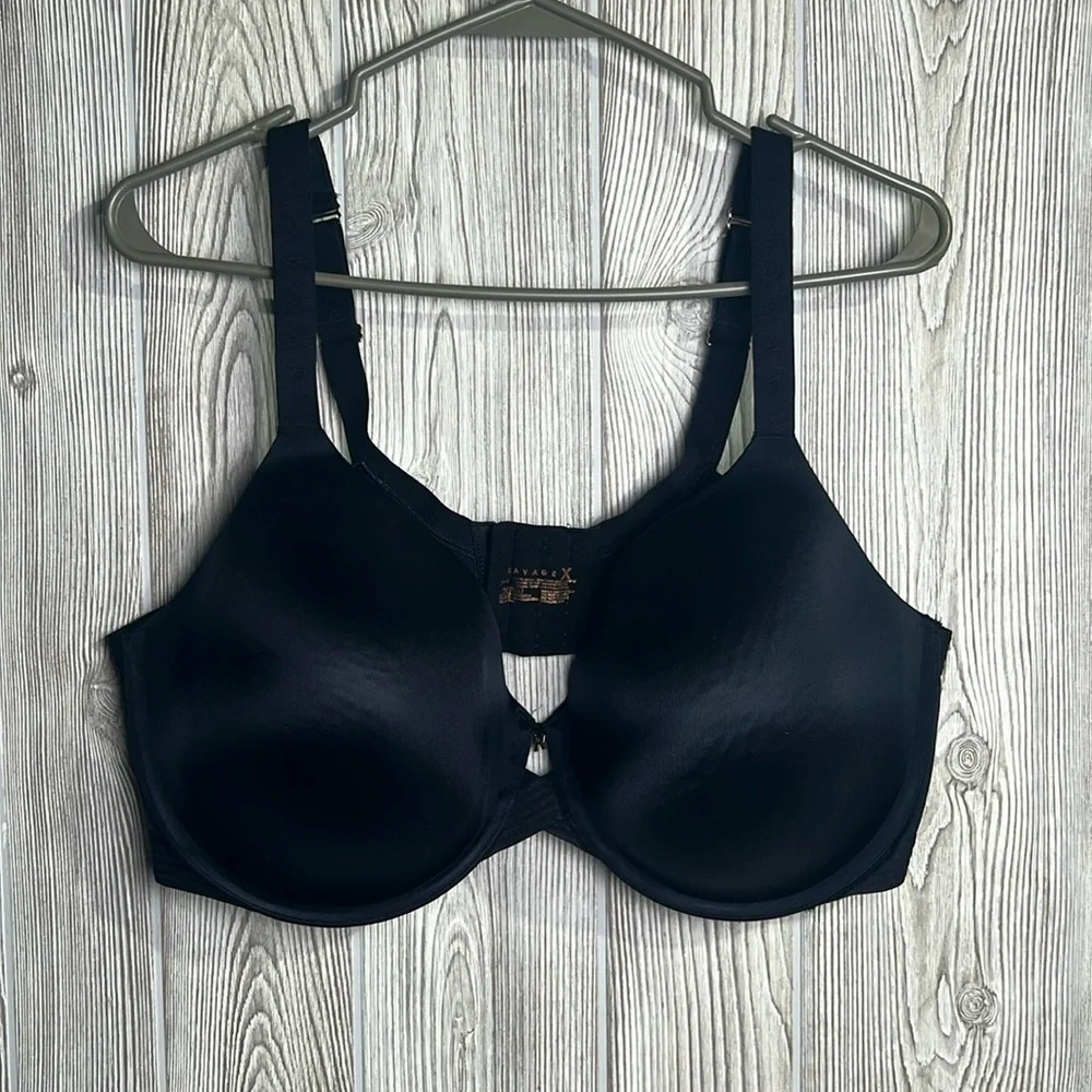 Women’s Savage X Fenty Women's Black T Shirt Bra Size Light Padding size 42 G